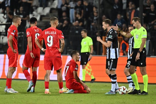 FCSB, decimată înainte de meciul cu Buzău! Chiricheș trebuie să se descurce "singur". Cum ar putea arăta primul 11