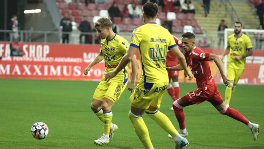 Suporterii UTA-ei, o nouă intervenție în ”războiul” cu conducerea! Mesajul apărut în tribune la meciul cu Petrolul