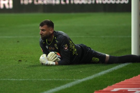 Gigi Becali, te uiți? Eroarea nepermisă comisă de Lukas Zima în UTA - Petrolul. Arădenii au marcat datorită portarului dorit de FCSB