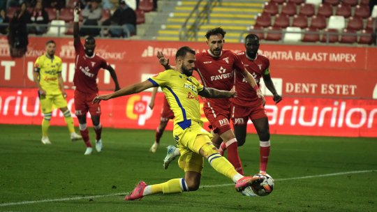 Mircea Rednic a spus lucrurilor pe nume după victoria cu Petrolul: ”Asta e problema la Arad!”. Mesaj pentru fanii UTA-ei