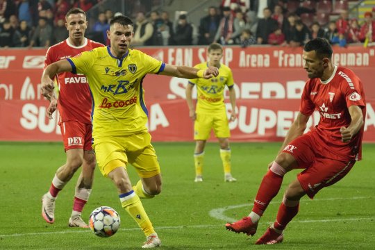 Conducerea UTA-ei face pace cu suporterii după victoriile cu Petrolul și CFR Cluj: "Le mulțumim!" + Noul transfer a ajuns la Arad