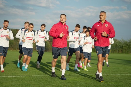 Daniel Pancu îi bagă în ședință pe jucătorii României U21 înainte de meciurile decisive de calificare: "Trebuie să discutăm"