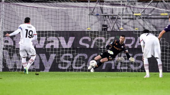 Ce nebunie: 3 penalty-uri ratate în Fiorentina - AC Milan. Cât s-a terminat meciul