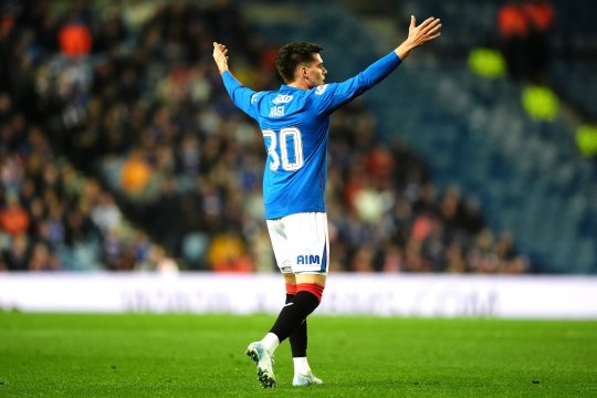 Ianis Hagi, revenire plină de evenimente la Rangers. Pasă de gol și cartonaș roșu în 33 de minute jucate