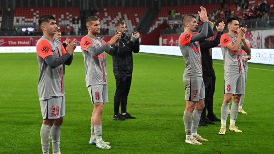 ”L-am tras de șunci cum l-a tras Dorinel pe ăla de tricou!”. Gigi Becali susține că un fotbalist de la FCSB are kilograme în plus: ”E dolofănel...”