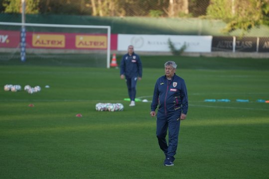 Mircea Lucescu, profesorul de la națională. Andrei Burcă: ”Jucăm fotbalul cu mintea”