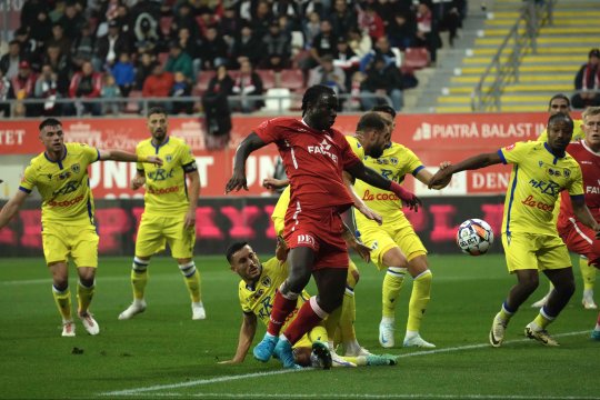 Becali vrea un alt jucător de la Petrolul. Motivul pentru care transferul nu s-a realizat până acum