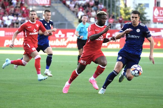 OFICIAL | Decizie drastică luată de UTA! Fotbalistul adus cu mari așteptări a fost pus pe liber