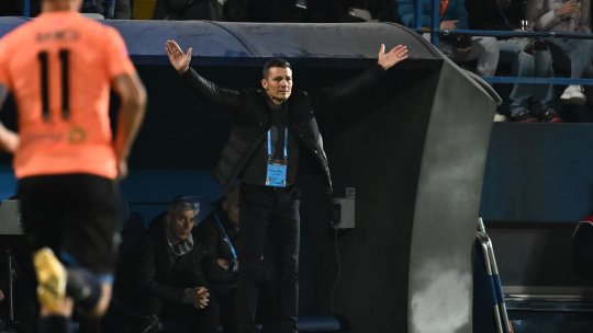 Primul nume mare care îi ia apărarea lui Costel Gâlcă, aflat "pe făraș" la Universitatea Craiova: "Nu antrenorul este problema!"