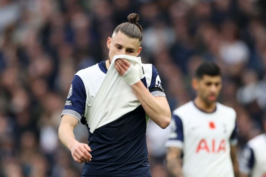 Ce fac stranierii români. Radu Drăgușin, integralist în meciul câștigat de Tottenham cu Aston Villa. Marius Marin, gol pentru Pisa