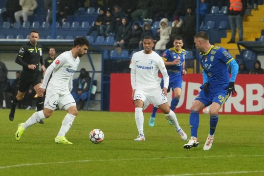 Unirea Slobozia - Farul Constanța 0-1. Victorie importantă pentru trupa lui Hagi