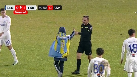 Neverosimil: un copil a intrat pe teren și i-a arătat semne obscene lui Sebastian Colțescu la meciul dintre Slobozia și Farul