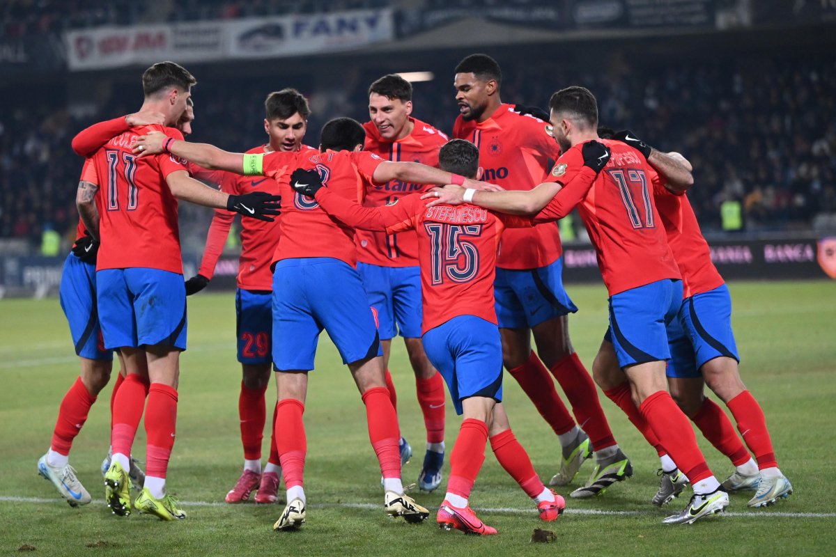 FCSB a învins liderul U Cluj, scor 2-1