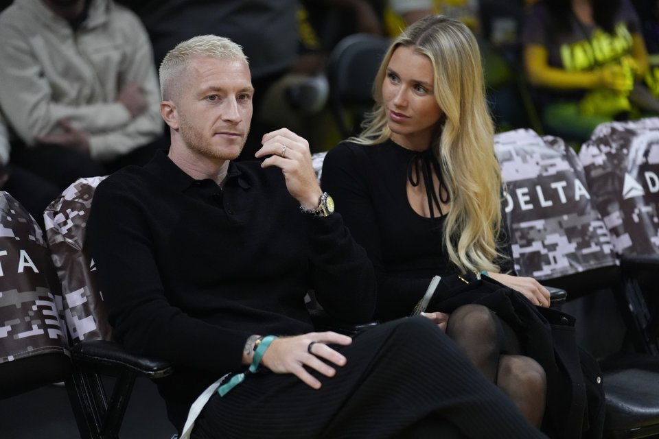 Marco Reus și Scarlett Gartmann la meciul din NBA între Los Angeles și Toronto Raptors