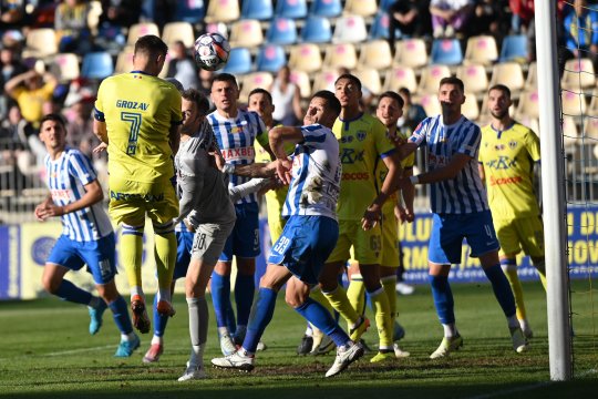 Un club din SuperLiga a primit interdicție la transferuri! Ce sumă trebuie să plătească de urgență: ”Suntem obligați”