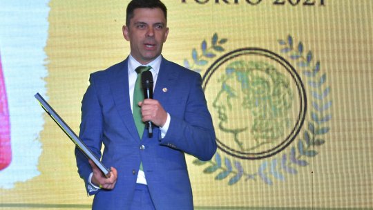 Eduard Novak este cazat la hotelul de la Arcul de Triumf, în timpul campaniei cu UDMR, la prețuri preferențiale. Cum se apără: ”Nu o să stau mereu aici”