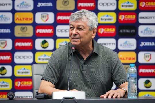 Mircea Lucescu vrea să readucă perioada de glorie a României: ”Eu am cumpărat acel echipament din piață, apoi l-a purtat Pele!” / ”Am fost cei mai buni pasatori din Europa”
