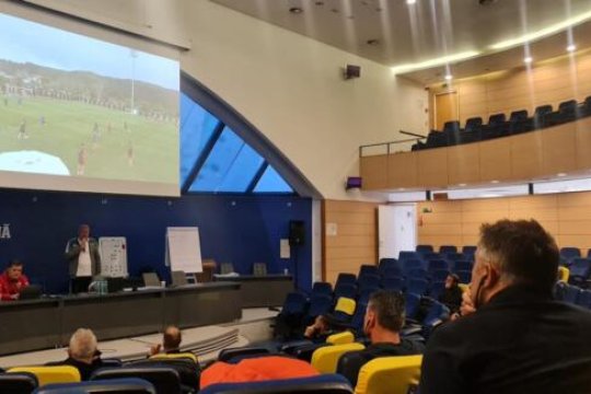 Scandalul licențelor ia amploare în fotbalul românesc. Un jucător trecut pe la FCSB și Dinamo acuză: "Ne țin pe loc, trebuie să fim lăsați să lucrăm"