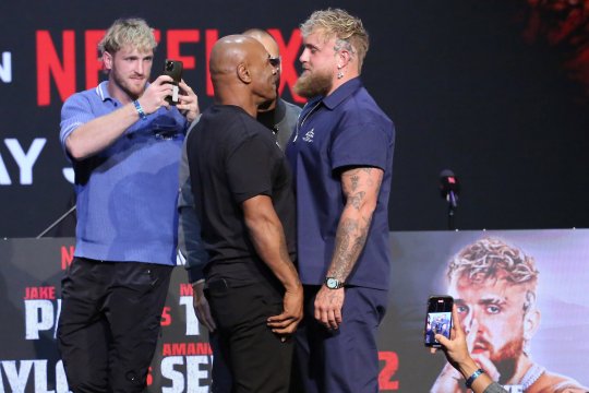 Ce cotă are Mike Tyson să-l muște de ureche pe Jake Paul. Pariu nebun pentru meciul anului