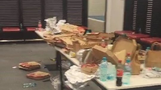 Revoltător! Kosovarii au distrus vestiarul de la Arena Națională. Ce puteau să facă în timp ce jucătorii lui Lucescu așteptau pe teren