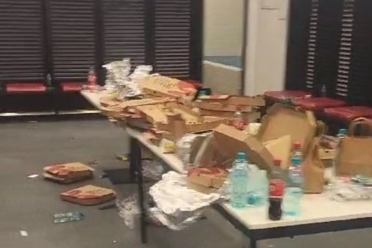Revoltător! Kosovarii au distrus vestiarul de la Arena Națională. Ce puteau să facă în timp ce jucătorii lui Lucescu așteptau pe teren