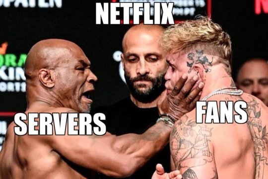 ”Marele Netflix și-a luat KO”. Val de ”meme-uri” după problemele cu transmisia din timpul meciului dintre Mike Tyson și Jake Paul