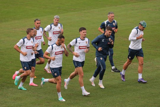 Mircea Lucescu, mesaj categoric după ce starul naționalei a părăsit cantonamentul înaintea meciului cu Cipru: "Nimeni nu e de neînlocuit"