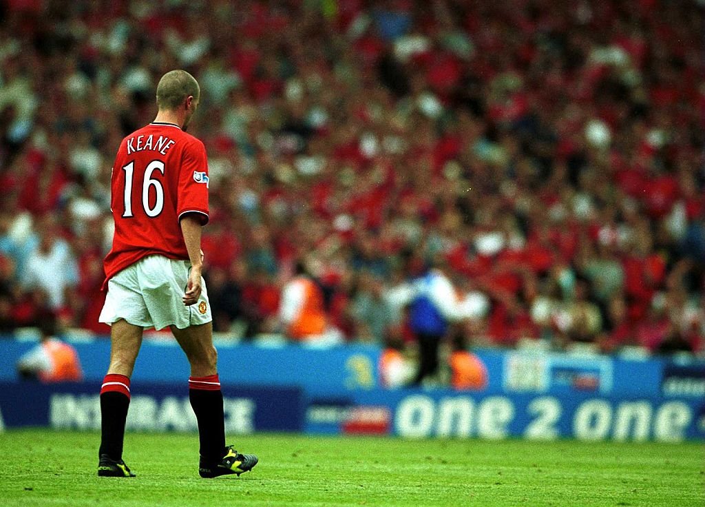 Roy Keane a purtat numărul 16 la Manchester United