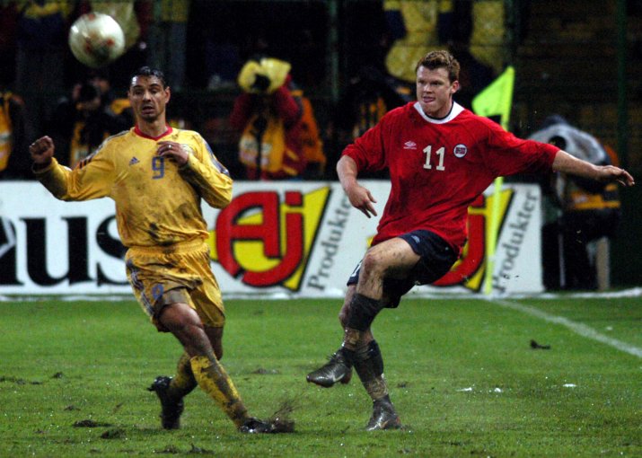 Ionel Ganea a adus victoria naționalei României contra Angliei la Euro 2000