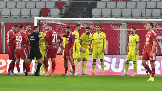 Repriză de coșmar pentru Sepsi în meciul cu Petrolul. Două cartonașe roșii și gol încasat, în doar 15 minute