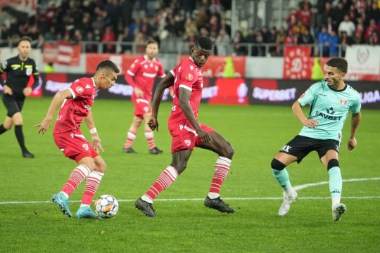 Andrei Nicolescu rămâne cu picioarele pe pământ, chiar dacă Dinamo e pe locul 2 în SuperLiga: ”Nu putem să ne batem cu FCSB"