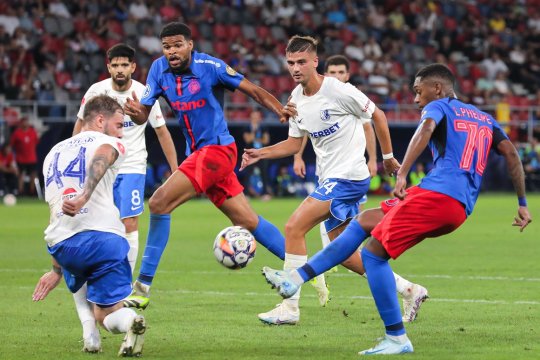 Bogdan Cosmescu a observat un detaliu la o echipă din SuperLigă: ”Jumătate dintre titulari sunt aruncaţi de FCSB”