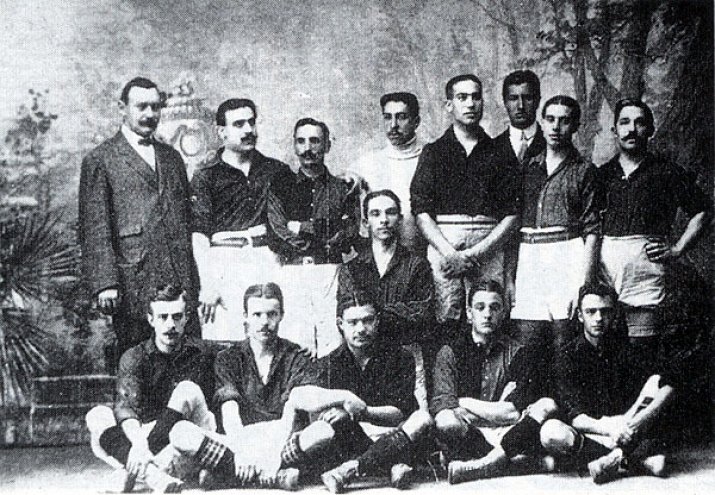 Echipa Barcelonei ce a câștigat Copa del Rey în 1910