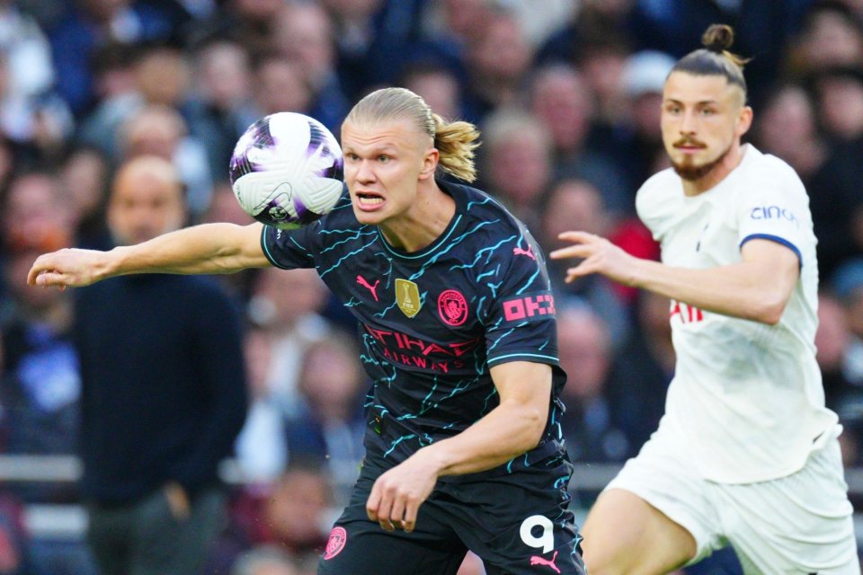 Erling Haaland este golgheterul din Premier League, cu 12 reușite