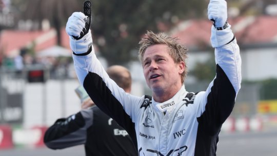 Imagini cu Brad Pitt prăbușindu-se, după ”accidentul” de la filmările pentru noul film cu Formula 1. Cum a fost surprins celebrul actor american