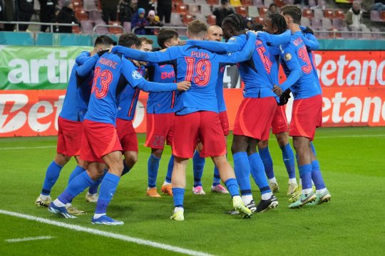 FCSB - Unirea Slobozia 3-0. Victorie facilă pentru campioană, care revine pe loc de play-off!