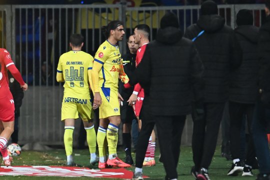 Kosovarul lui Dinamo, acuzații grave după victoria cu Petrolul: ”Mi-a spus chestii rasiste! Mi-a insultat mama, sora. Merită suspendat multe meciuri”