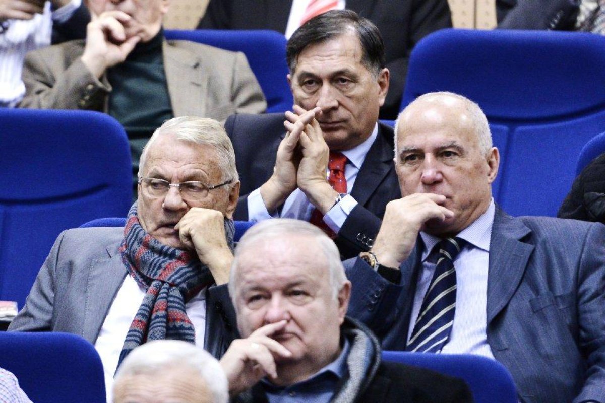 ”Triunghi amoros” în arbitrajul românesc. Ce a putut să facă Ion Crăciunescu pentru o femeie și cine l-a ”pârât” la presă: ”Și el avea pofte”