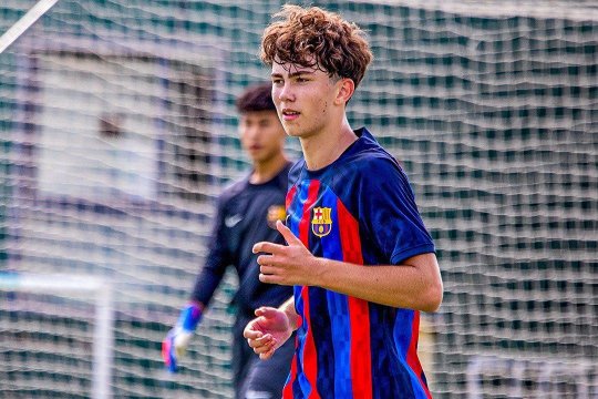 Cine este fotbalistul român care doar ce a marcat pentru Barcelona, în Youth League. Naționala cu care ne ”luptăm” pentru acesta