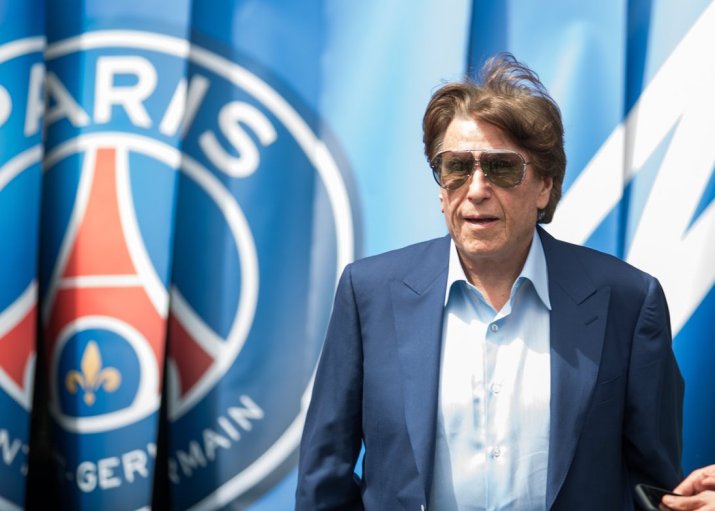 Pini Zahavi, după ce l-a transferat pe Neymar la PSG. Isralianul îl reprezintă acum pe Lewandovski