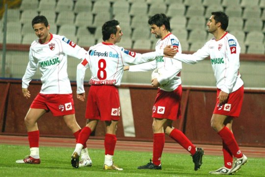 Golgheterul lui Dinamo, atacat de fani în fața casei: ”Au fugit după mine și m-am ascuns. Știau unde locuiam și erau agresivi”