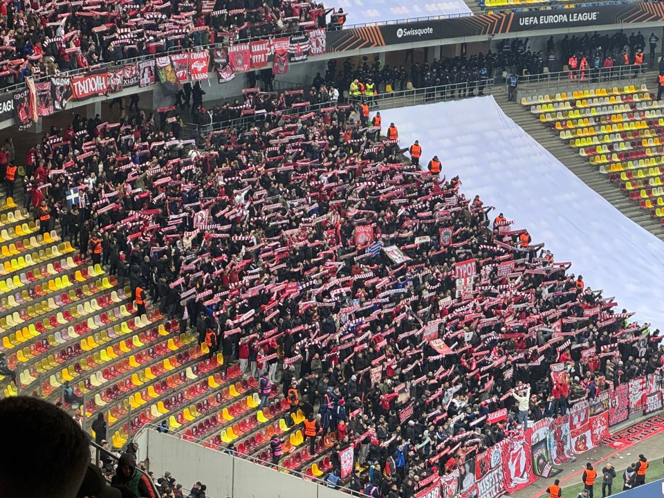 Fanii lui Olympiakos la partida cu FCSB