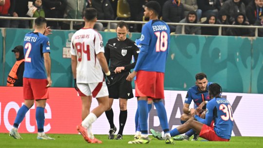 Ghinion teribil pentru FCSB. Ngezana a fost scos pe targă în meciul cu Olympiakos