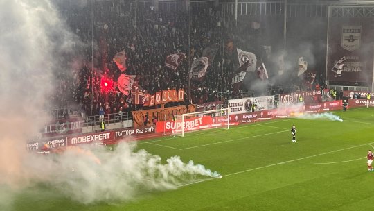 Atmosferă electrizantă la Rapid - Petrolul. Mesajul ironic al giuleștenilor la adresa rivalilor: "Lupii galbeni la..."