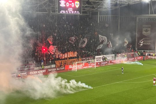 Atmosferă electrizantă la Rapid - Petrolul. Mesajul ironic al giuleștenilor la adresa rivalilor: "Lupii galbeni la..."