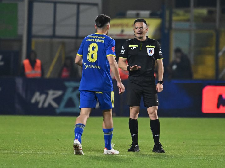 Iulian Dima "a continuat munca începută" de Florin Andrei, colegul său din brigada de arbitri delegată la meciul Rapid - Petrolul