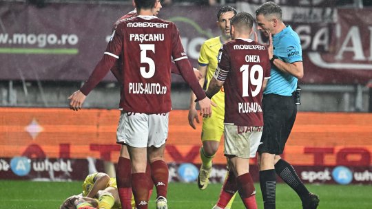 VAR-ul nu a mers la Rapid - Petrolul! FRF a venit cu precizări chiar în timpul partidei