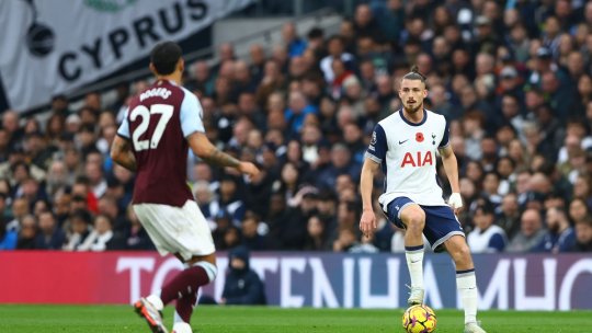 Presa din Anglia, la picioarele lui Drăgușin: ”Nu s-a simțit absența lui van de Ven”