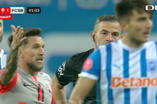 Momente de confuzie la Craiova, după ce Vlădoiu a luat al doilea cartonaș galben. Ce s-a întâmplat