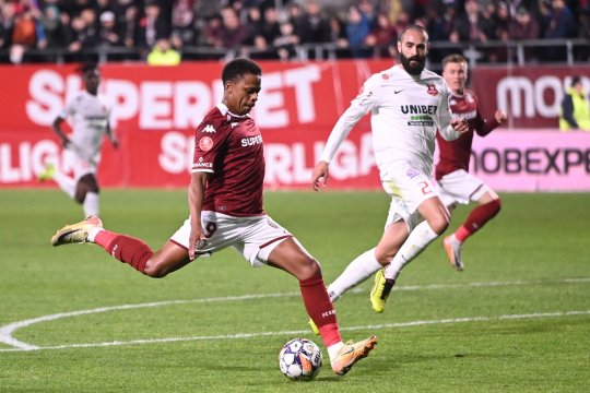 Clinton N’Jie, comparație între suporteri. Cum vede atmosfera meciurilor din România față de cea din Anglia sau Franța